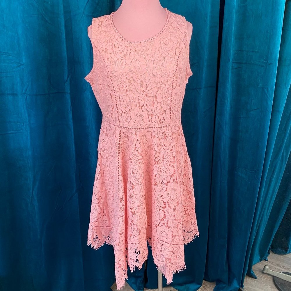 Isaac Mizrahi Lace Handkerchief Hem Midi Dress - Picture 2 of 8